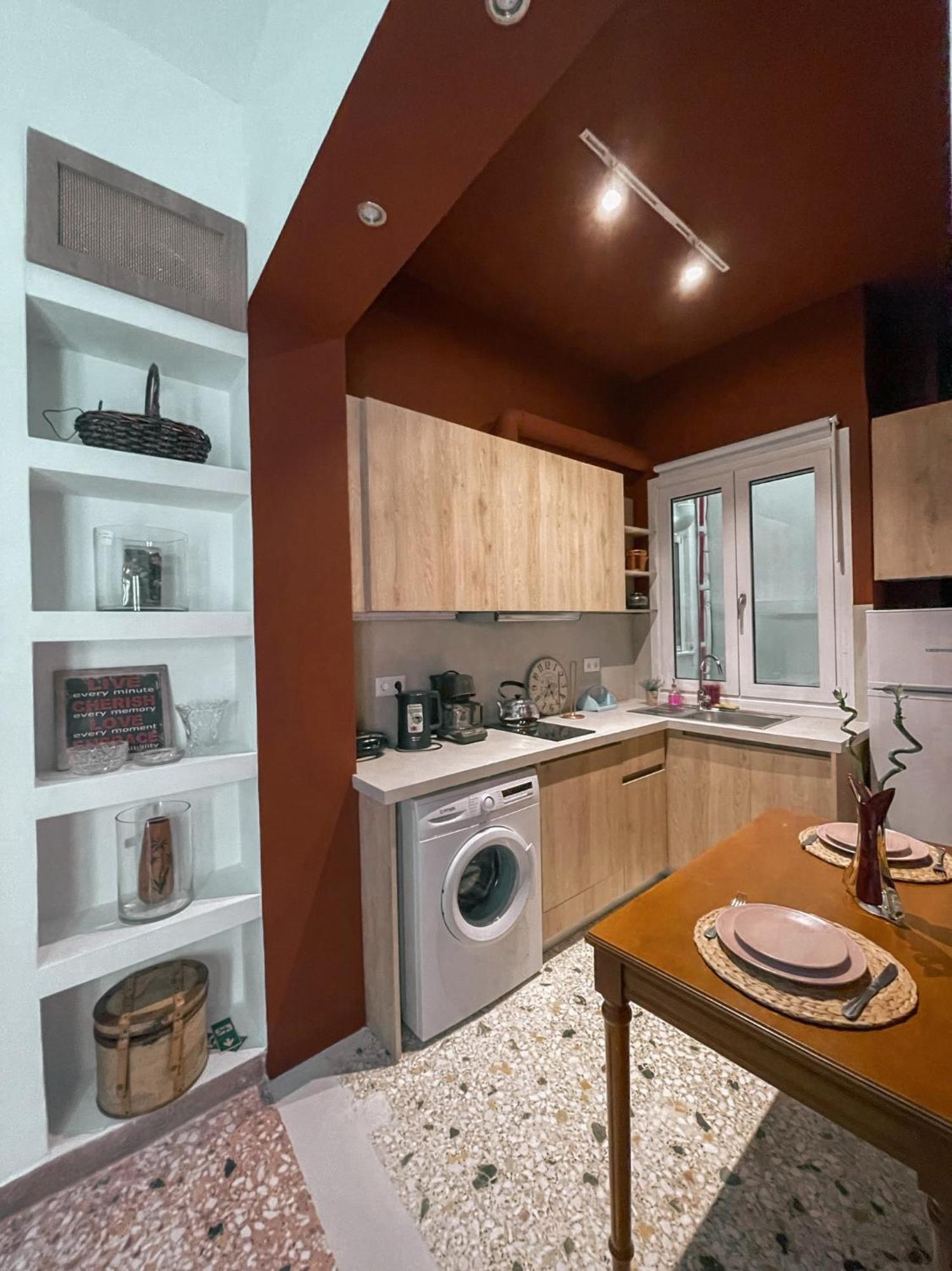 Apartment Near Metro + Port Pireu Exterior foto